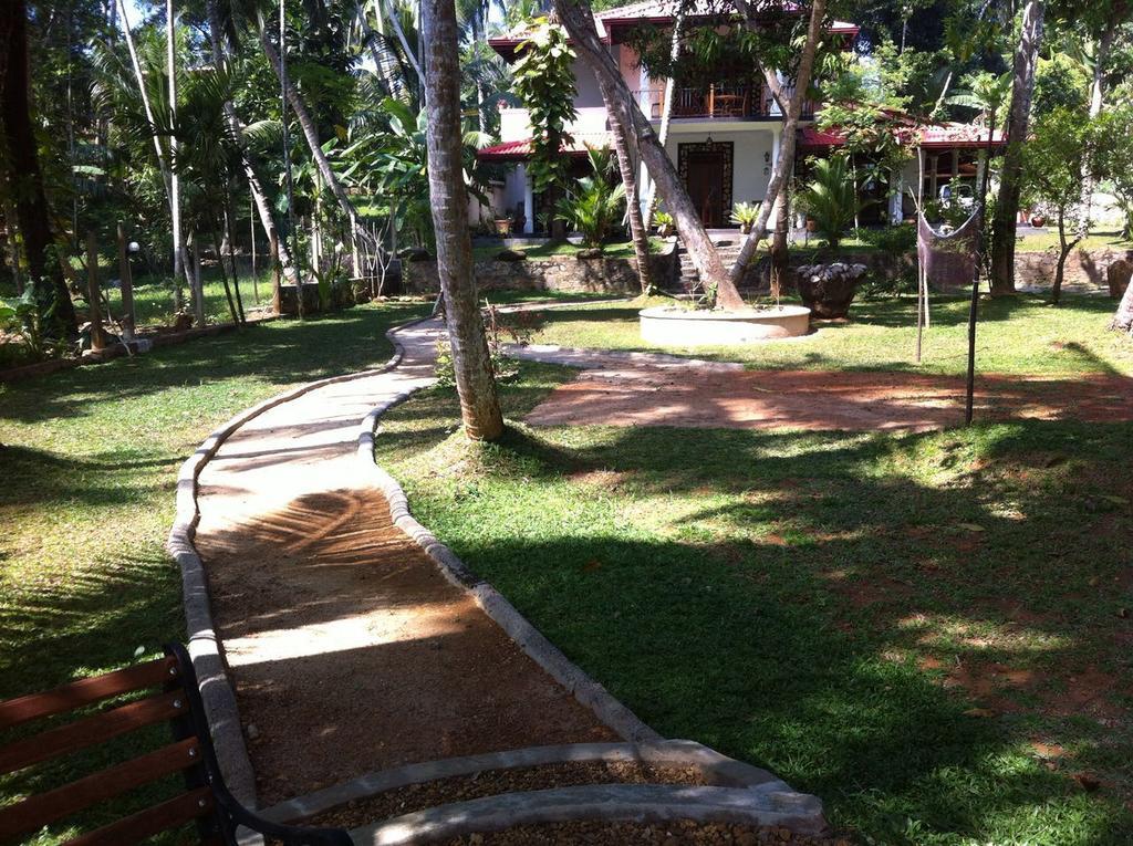 Priyanka Villa Bentota Exterior photo